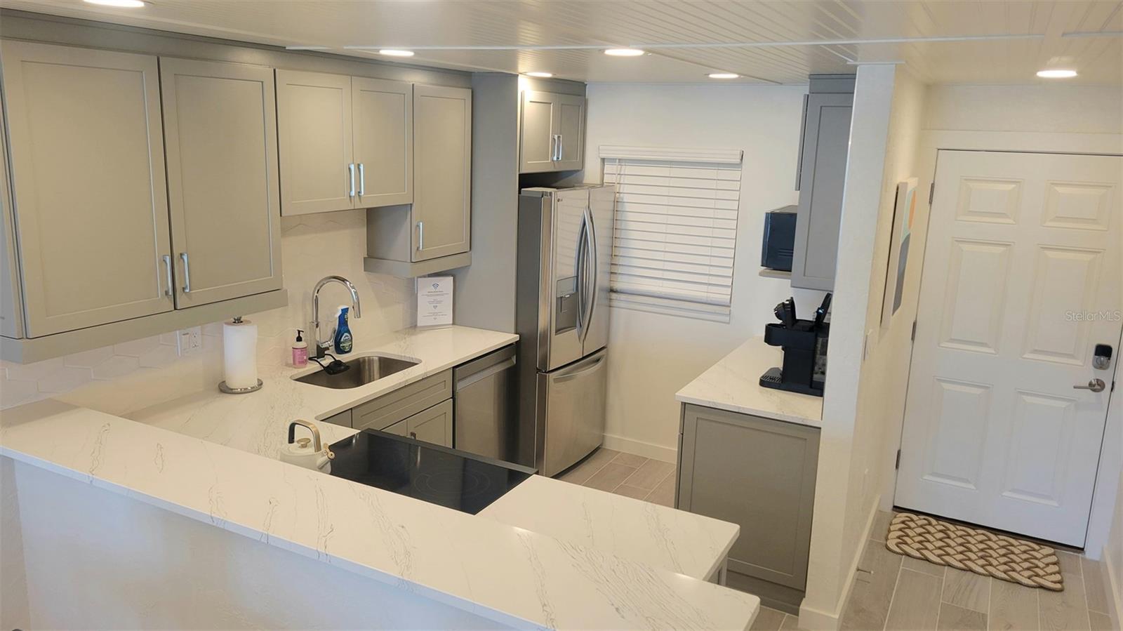 HACIENDA DEL SOL CONDO - Residential