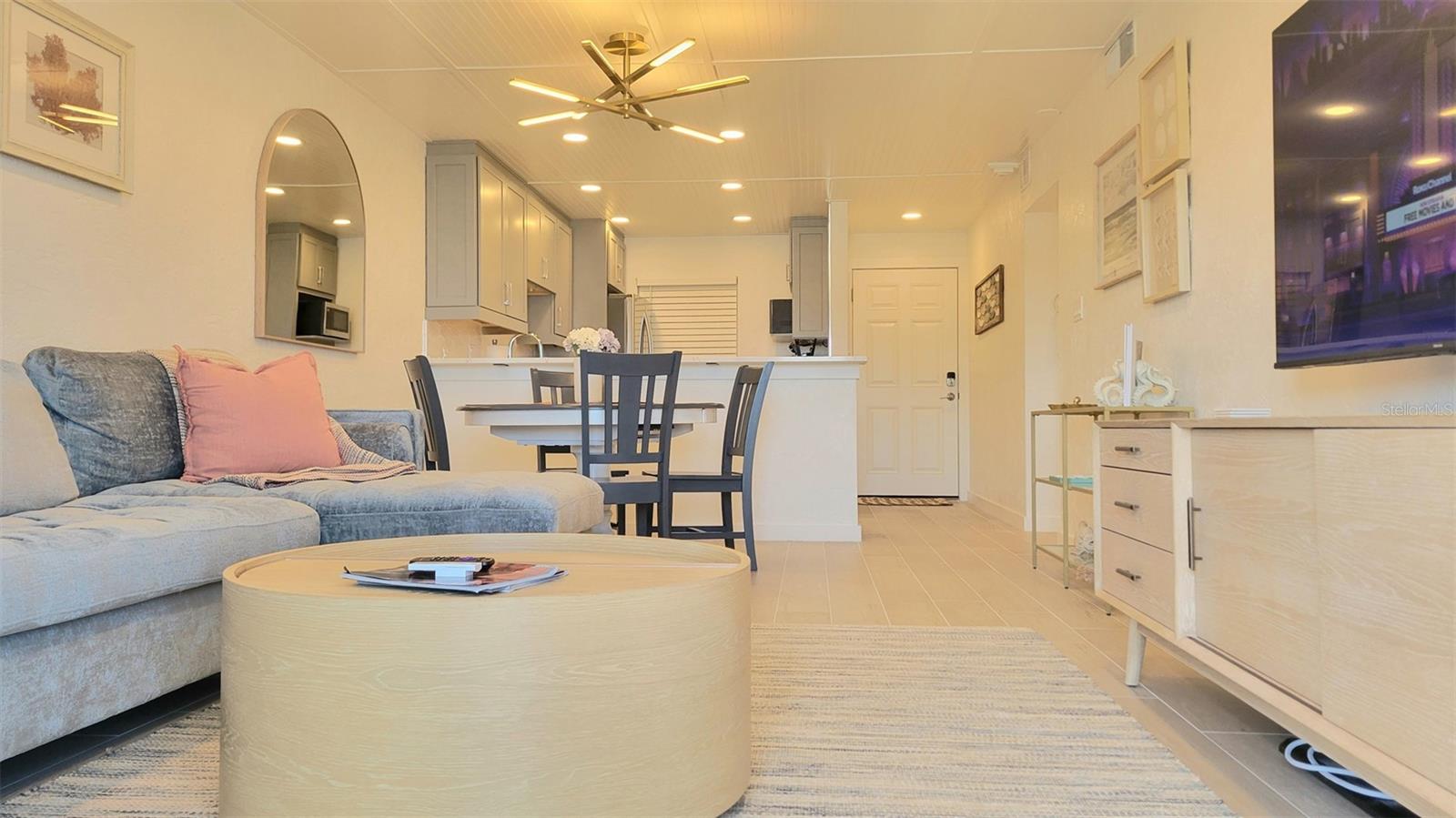 HACIENDA DEL SOL CONDO - Residential