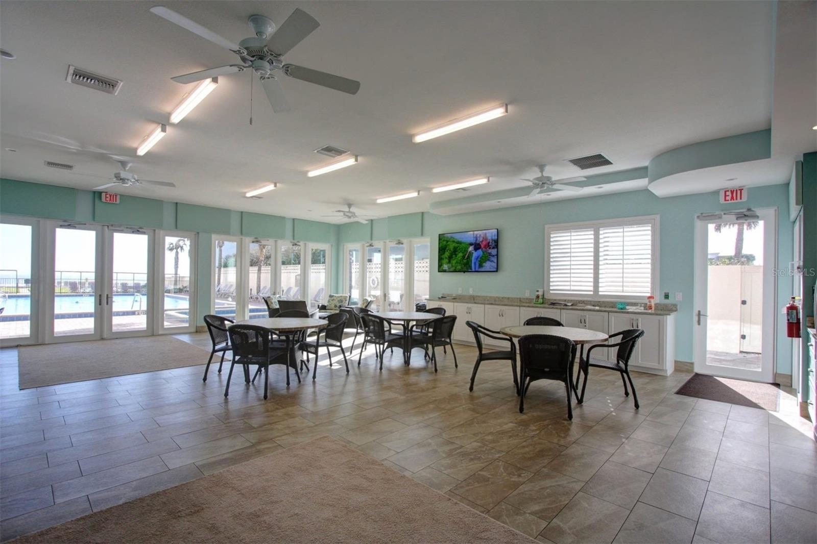 HACIENDA DEL SOL CONDO - Residential