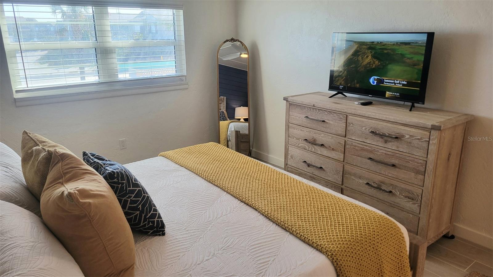 HACIENDA DEL SOL CONDO - Residential