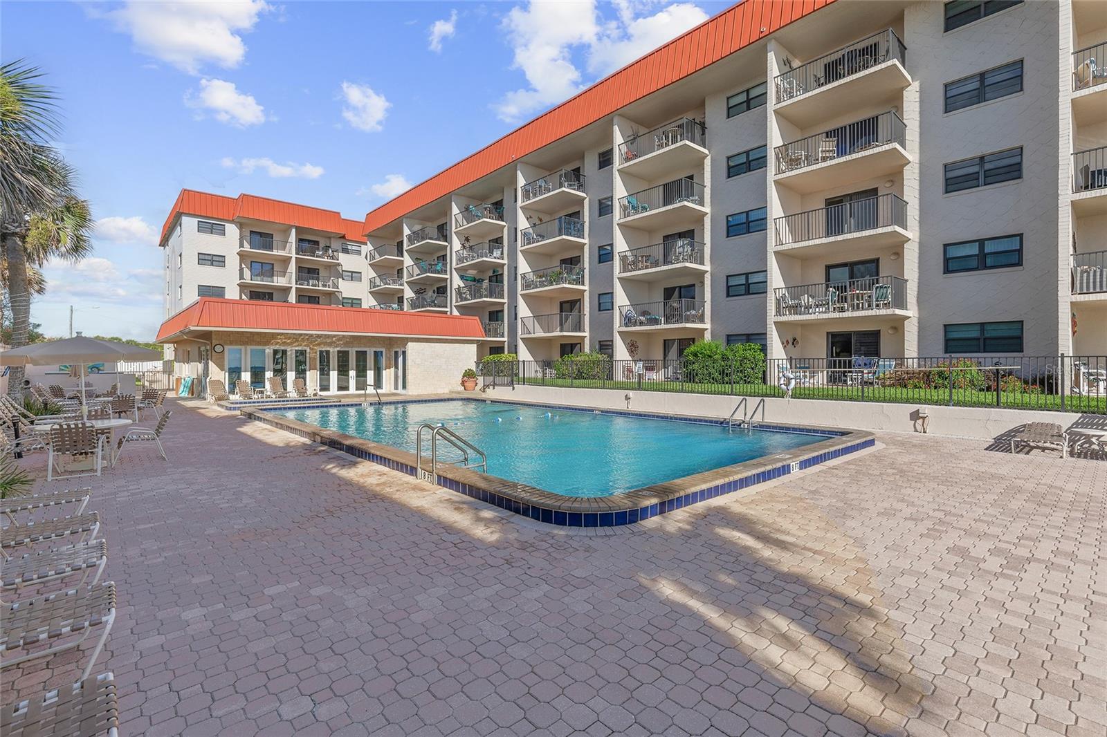 HACIENDA DEL SOL CONDO - Residential
