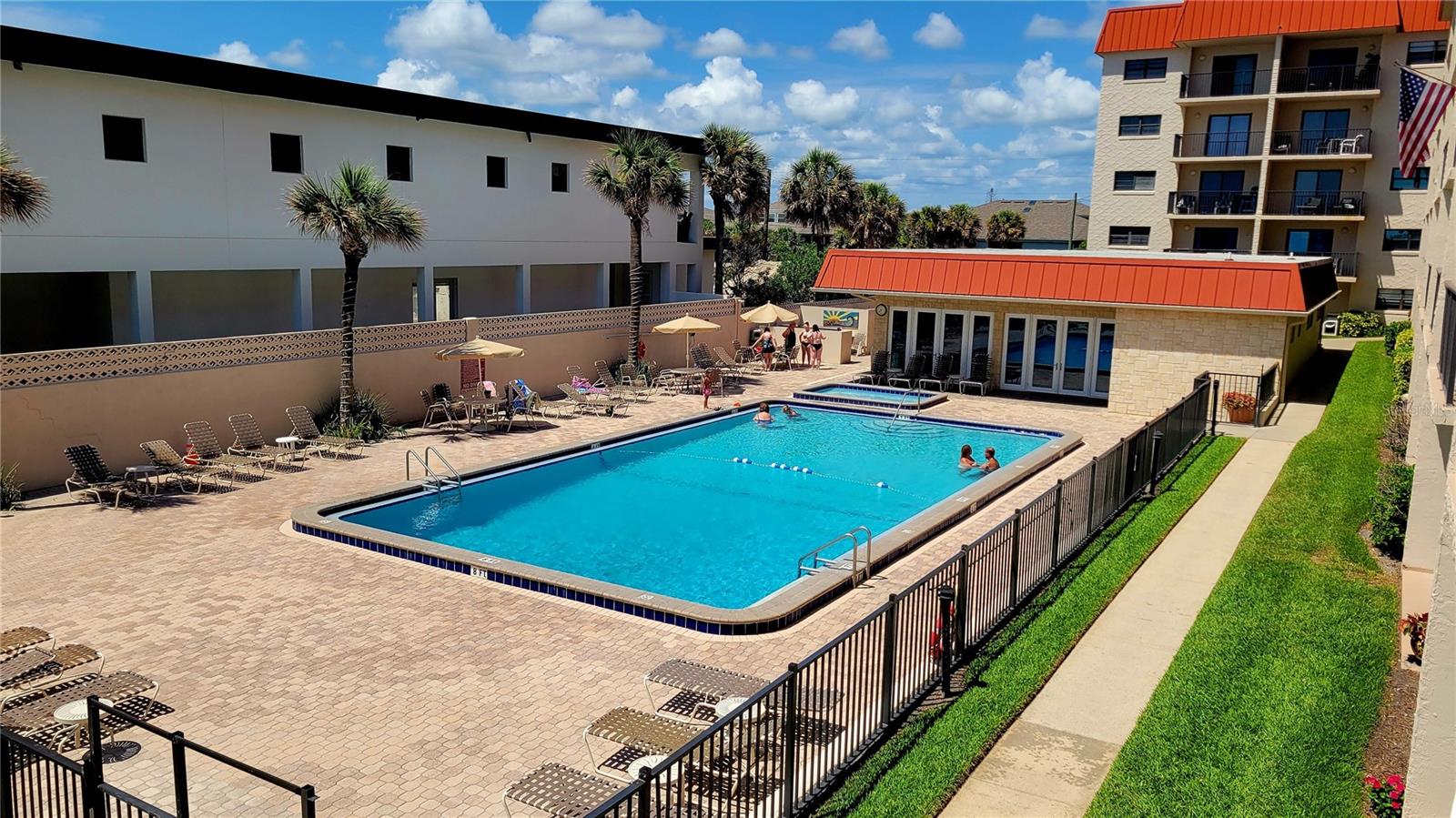 HACIENDA DEL SOL CONDO - Residential