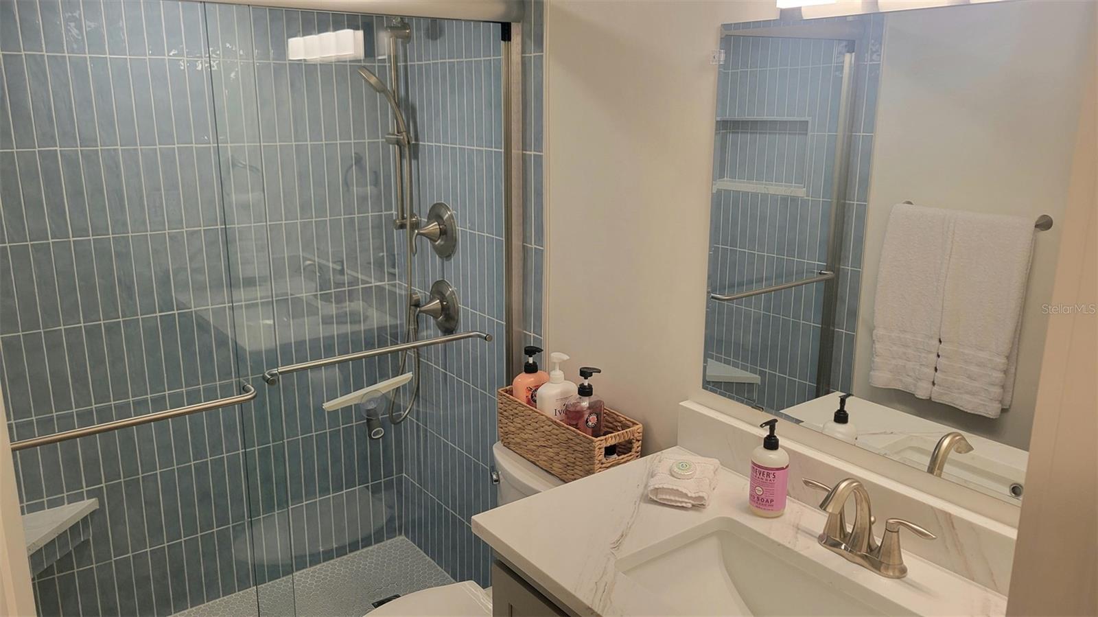 HACIENDA DEL SOL CONDO - Residential