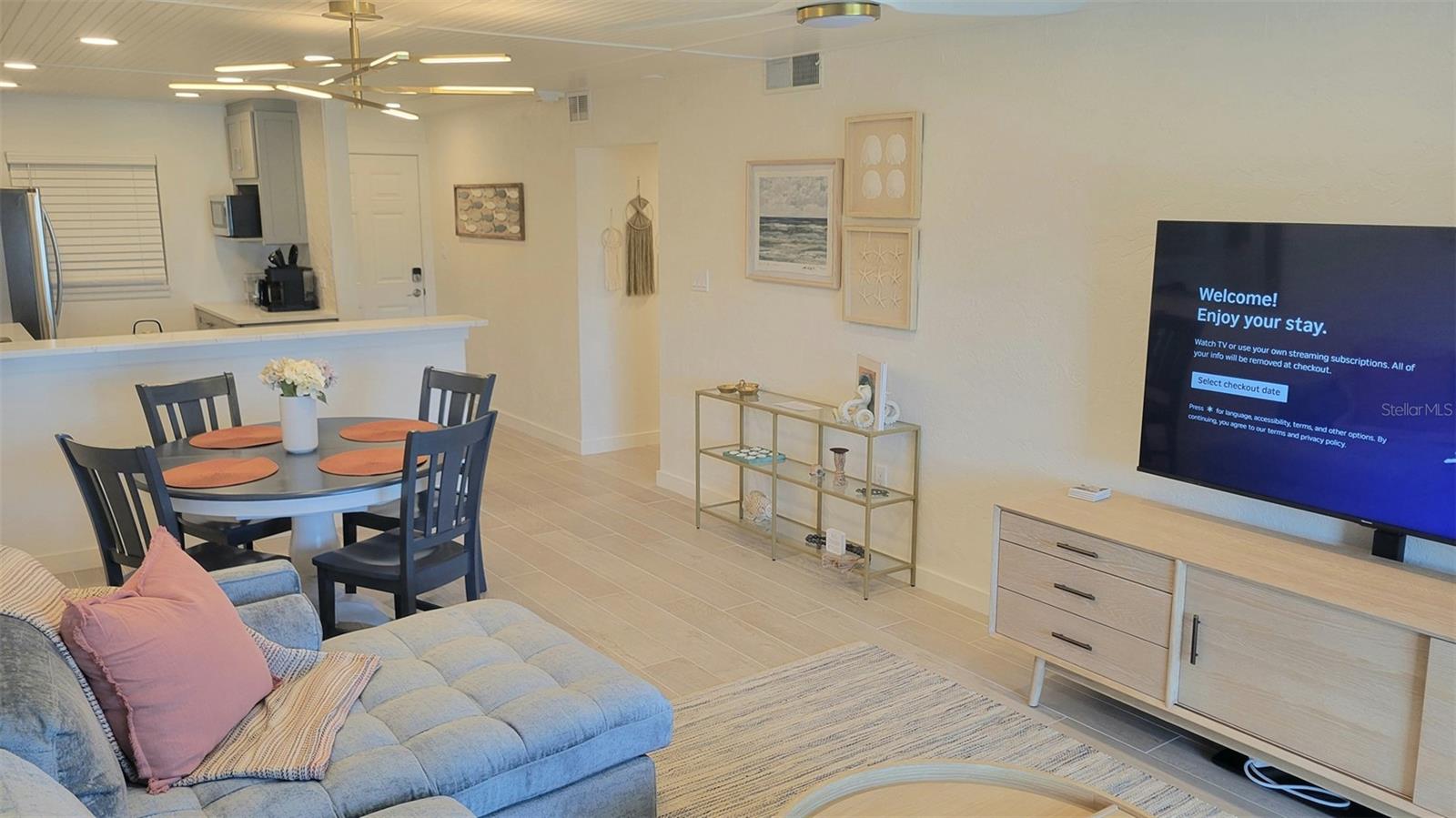 HACIENDA DEL SOL CONDO - Residential