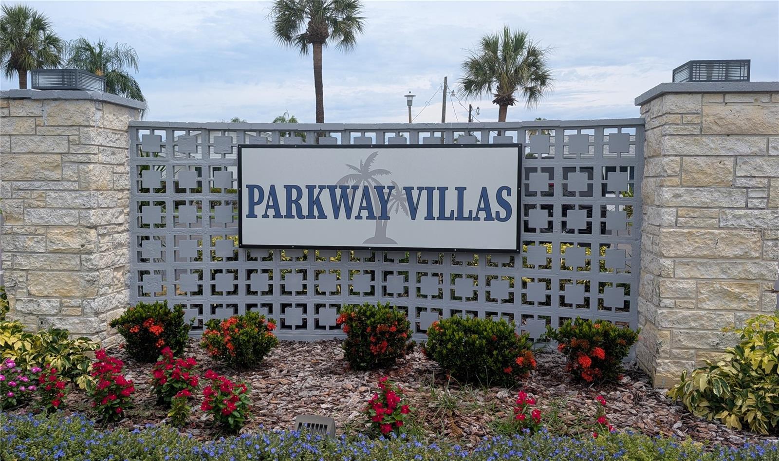PARKWAY VILLAS - Residential