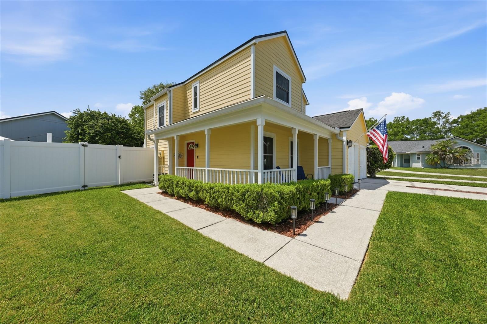 WATERFORD LAKES/CROSSROADS - Residential
