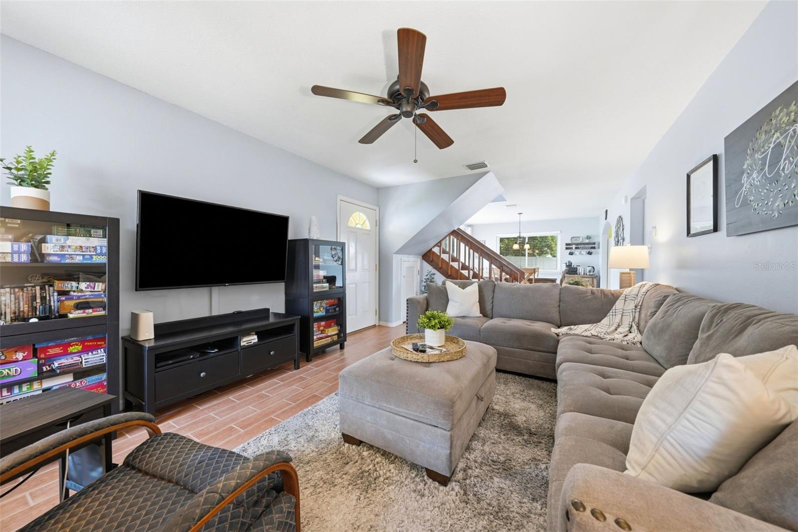 WATERFORD LAKES/CROSSROADS - Residential