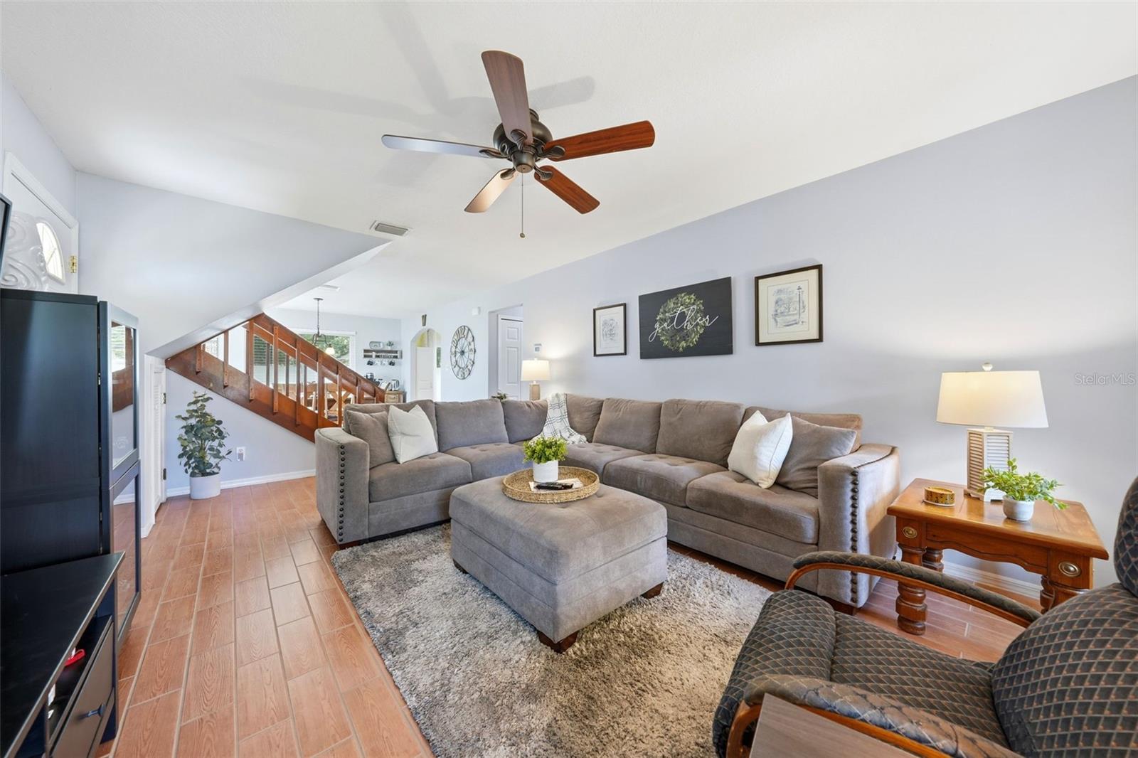 WATERFORD LAKES/CROSSROADS - Residential