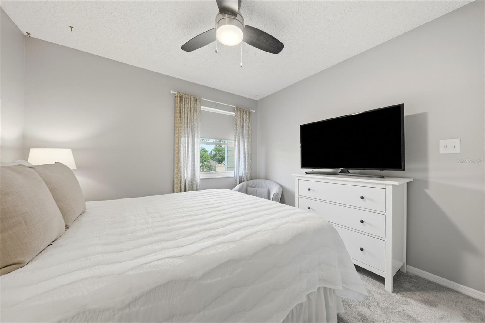 WATERFORD LAKES/CROSSROADS - Residential