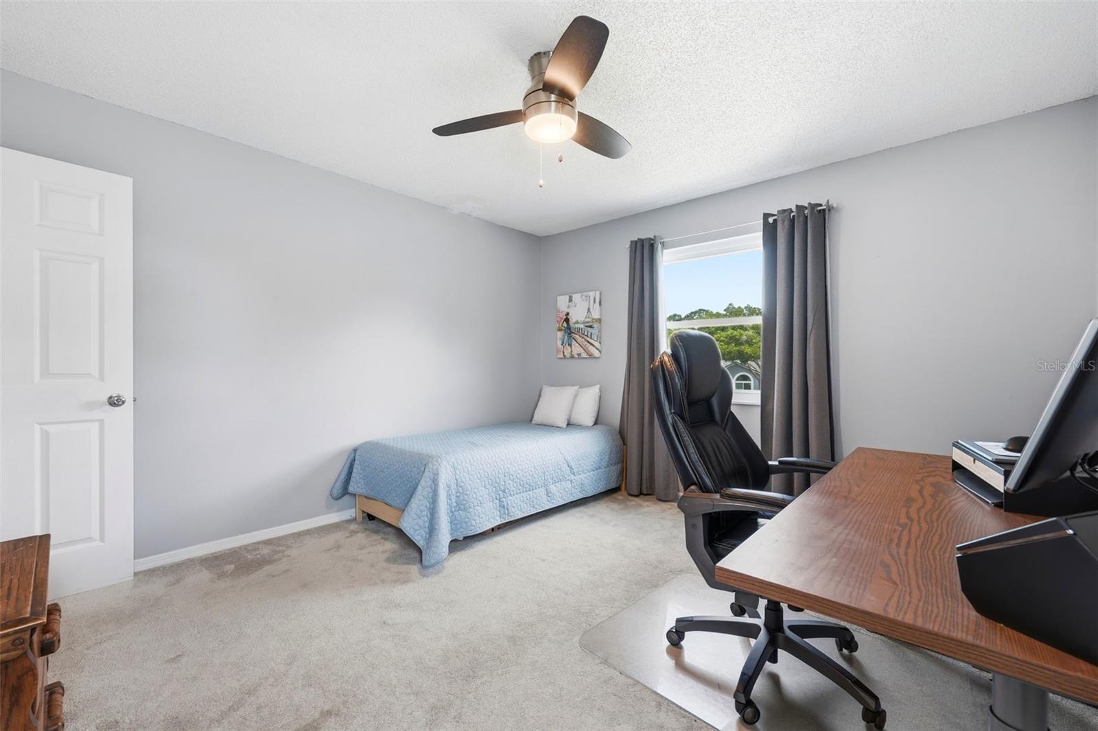 WATERFORD LAKES/CROSSROADS - Residential