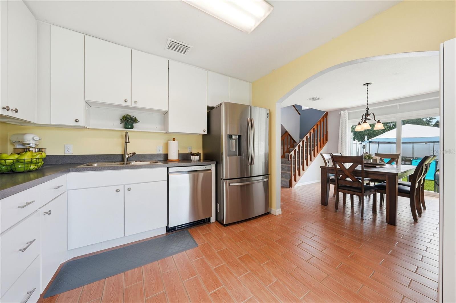 WATERFORD LAKES/CROSSROADS - Residential