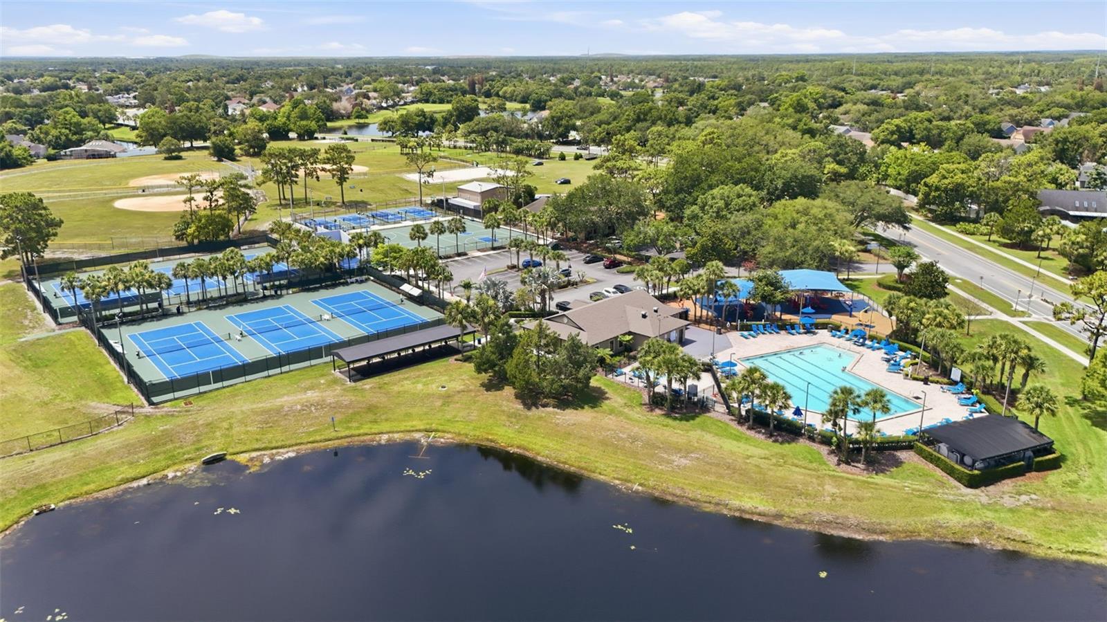 WATERFORD LAKES/CROSSROADS - Residential