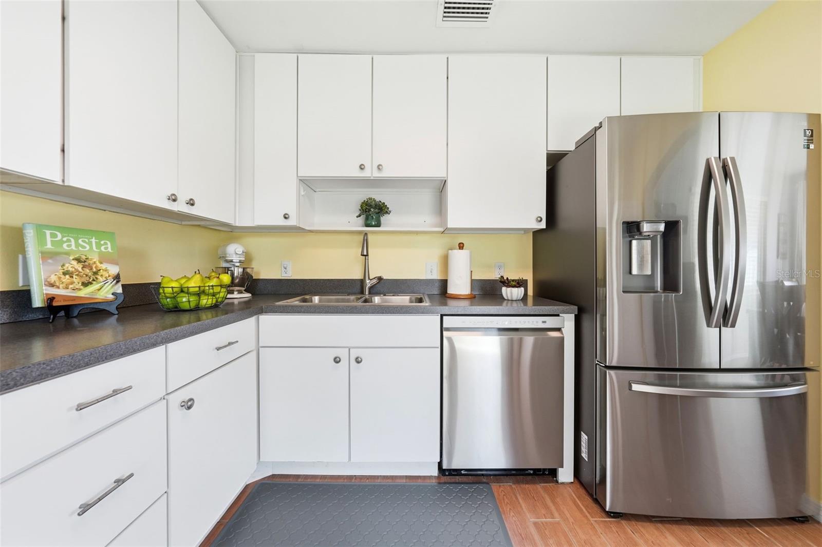 WATERFORD LAKES/CROSSROADS - Residential