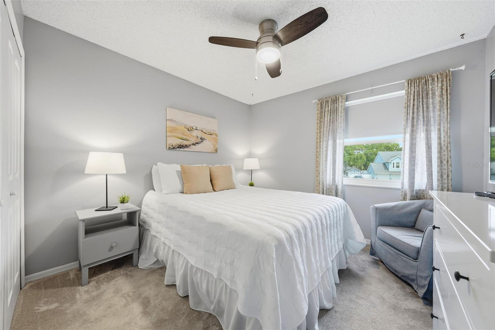 WATERFORD LAKES/CROSSROADS - Residential