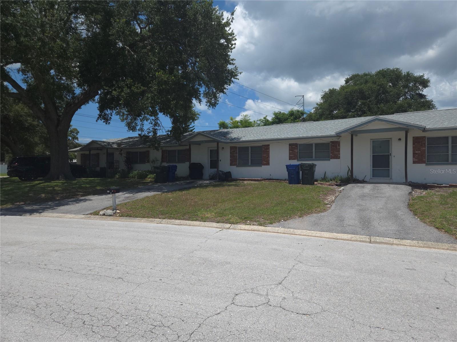 This 2 bedroom 1 bath is located right next to Highland Recreation Center, Largo Police department and public transportation. This unit has a large living room with kitchen/dining combo.  Washer/dryer hookups are located in a large closet in the kitchen. There is a separate pantry closet in the kitchen as well as lots of cabinet and counter space. Both bedrooms are good size.