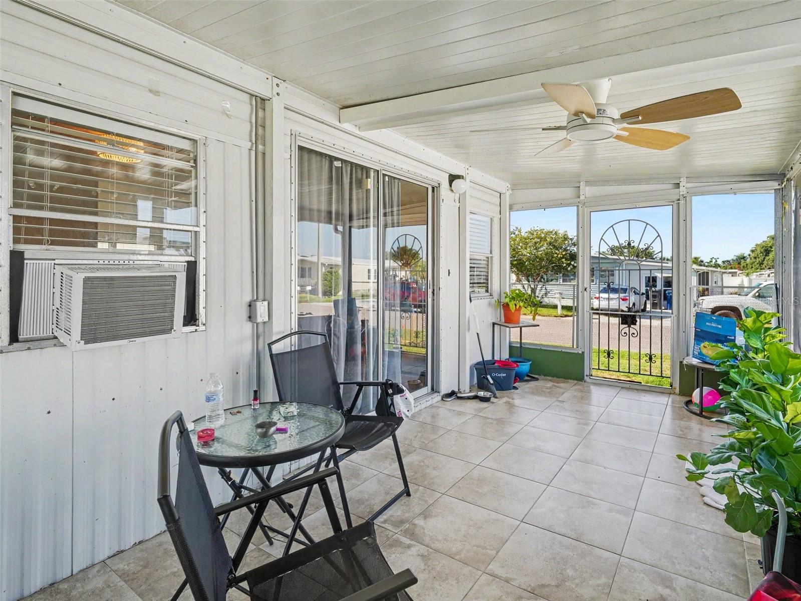 CASA LOMA MOBILEHOME - Residential