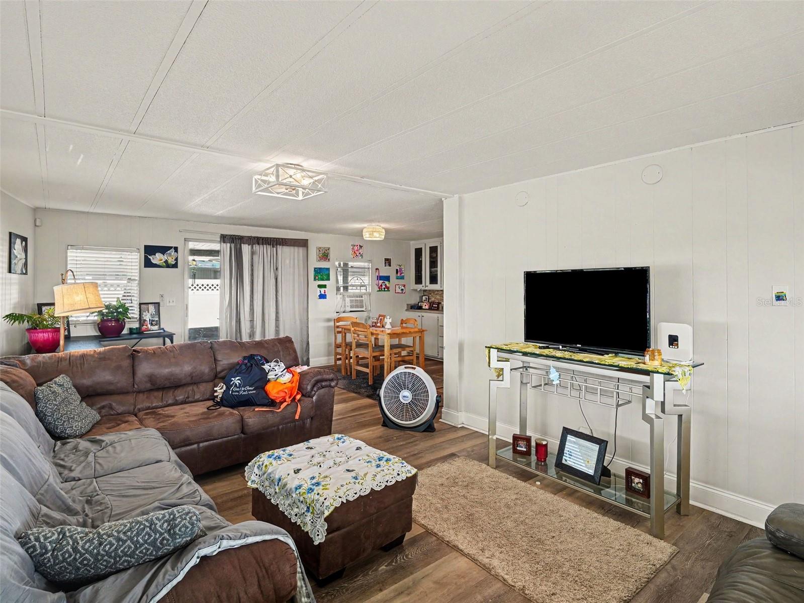 CASA LOMA MOBILEHOME - Residential