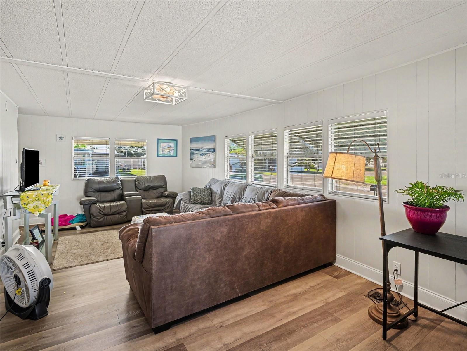 CASA LOMA MOBILEHOME - Residential