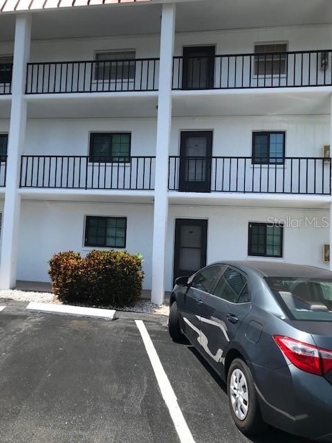 Seminole, Not 55 Plus complex 1 Bedroom, 1 Bath, Large Screen Porch overlooking community,assigned parking space #323 pool, Bus stop near complex, close to Seminole City Center which has Restaurants,Shopping,Movie Theater and More.