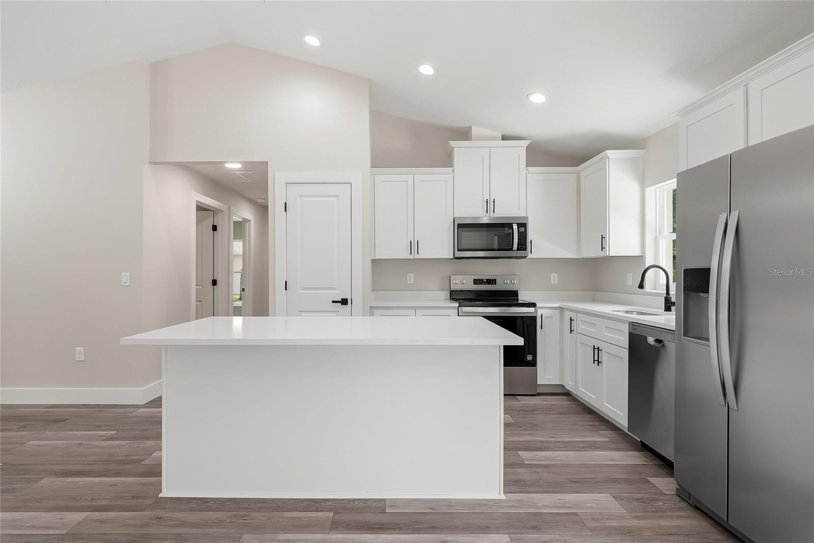 ROYAL HIGHLANDS - Residential