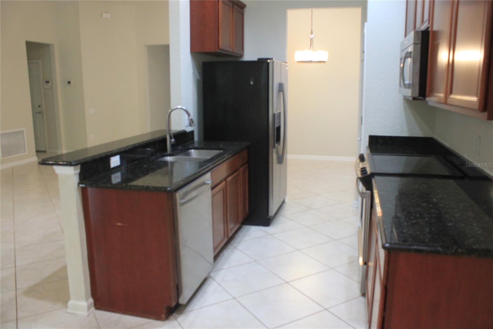 LAKE SAWYER SOUTH PH 04 - Residential Lease
