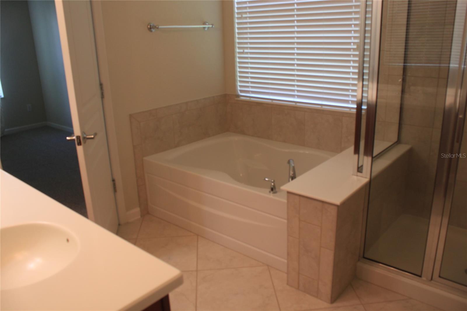 LAKE SAWYER SOUTH PH 04 - Residential Lease