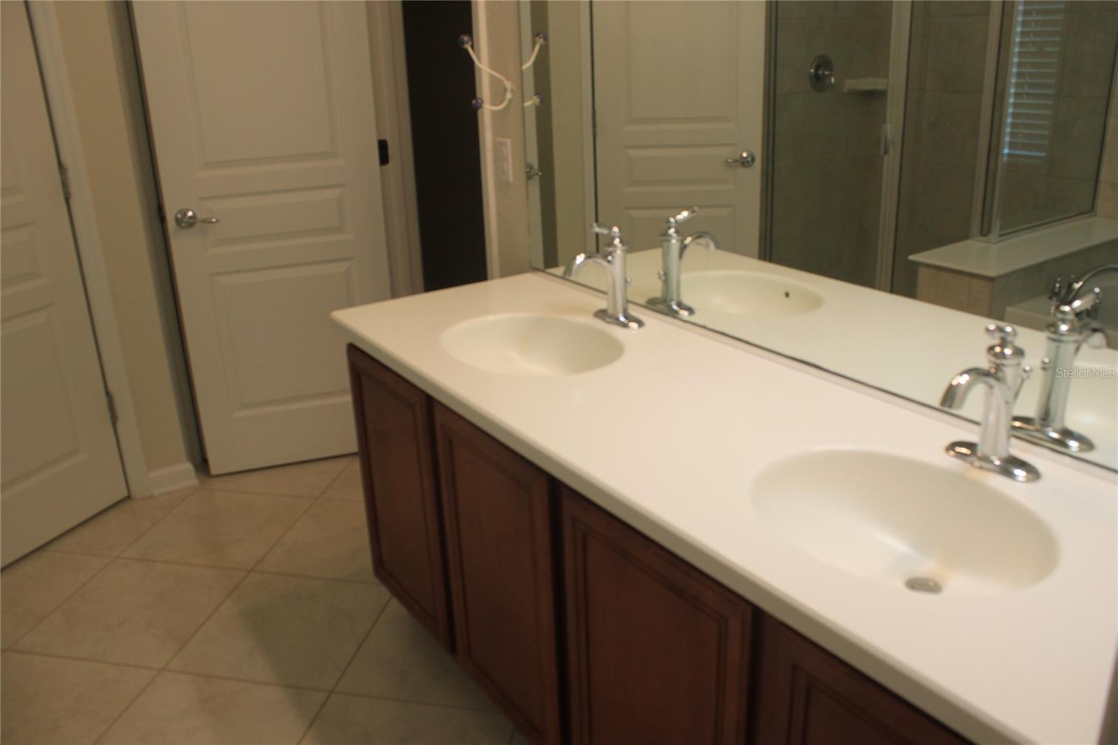 LAKE SAWYER SOUTH PH 04 - Residential Lease