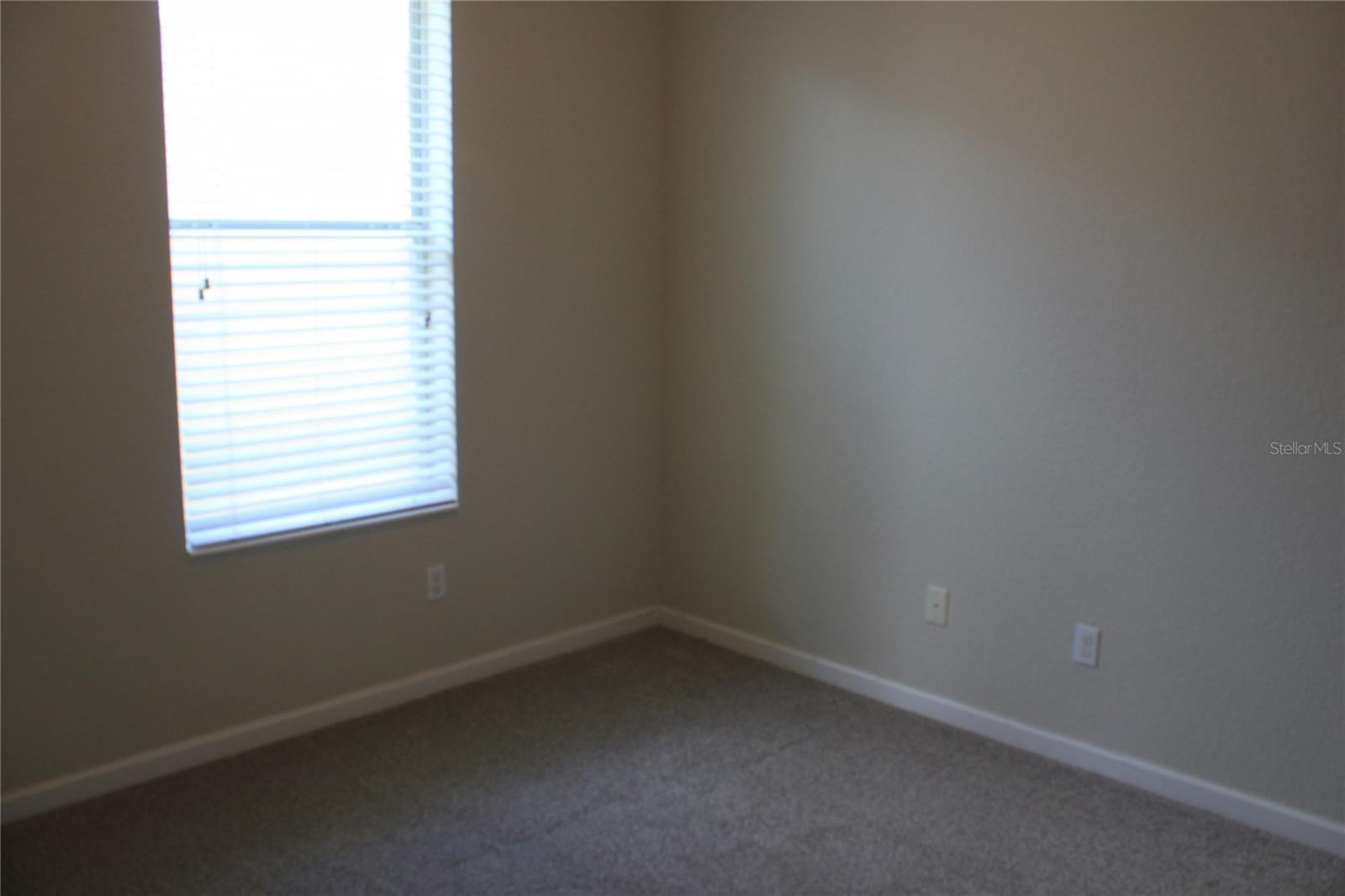 LAKE SAWYER SOUTH PH 04 - Residential Lease