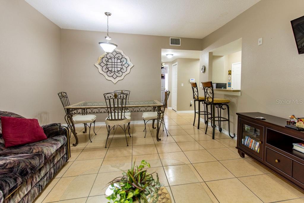 VILLAGES OF BLOOMINGDALE CONDO 6 - Residential