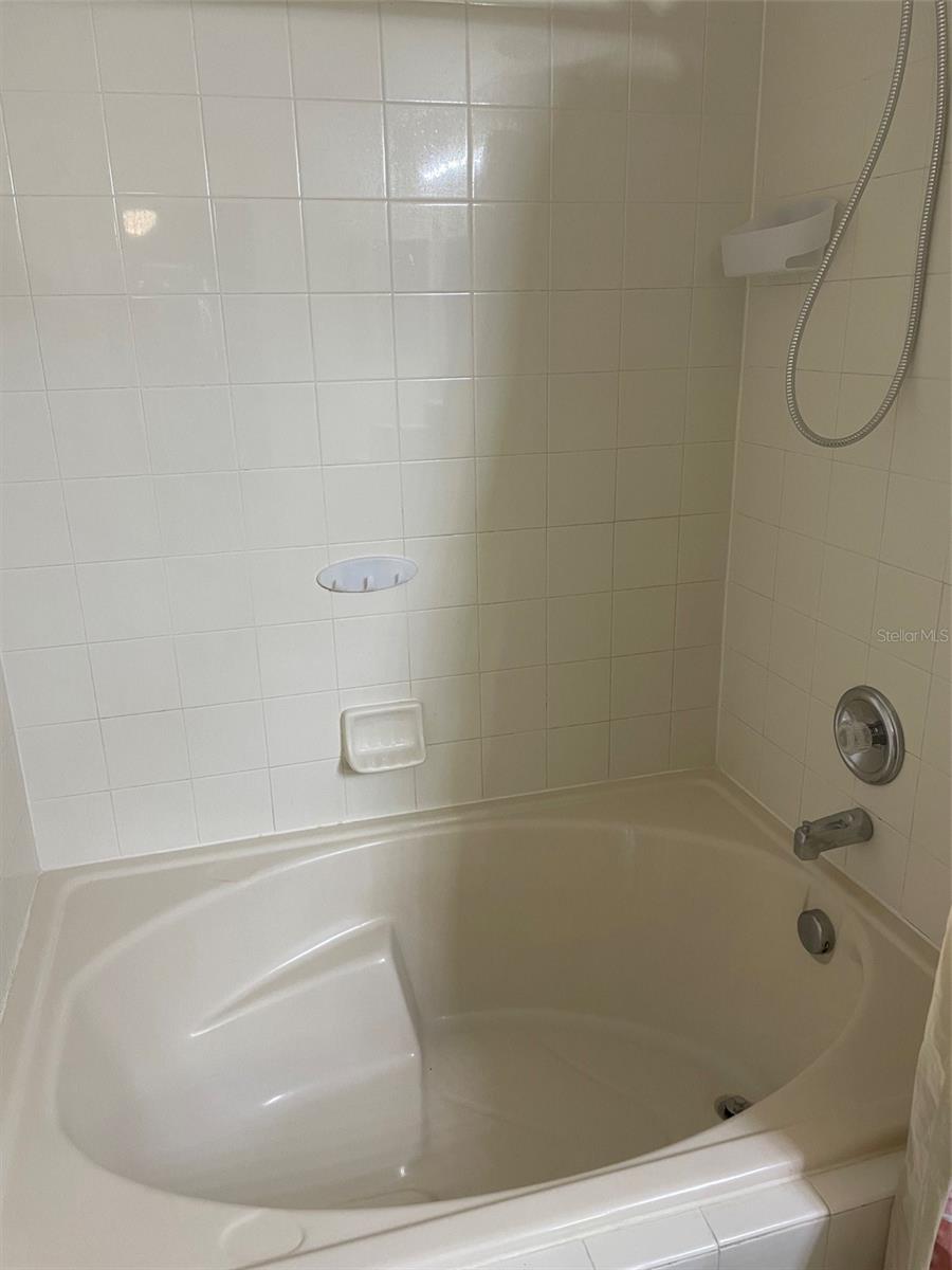 GLENBROOK PH II SUB - Residential Lease