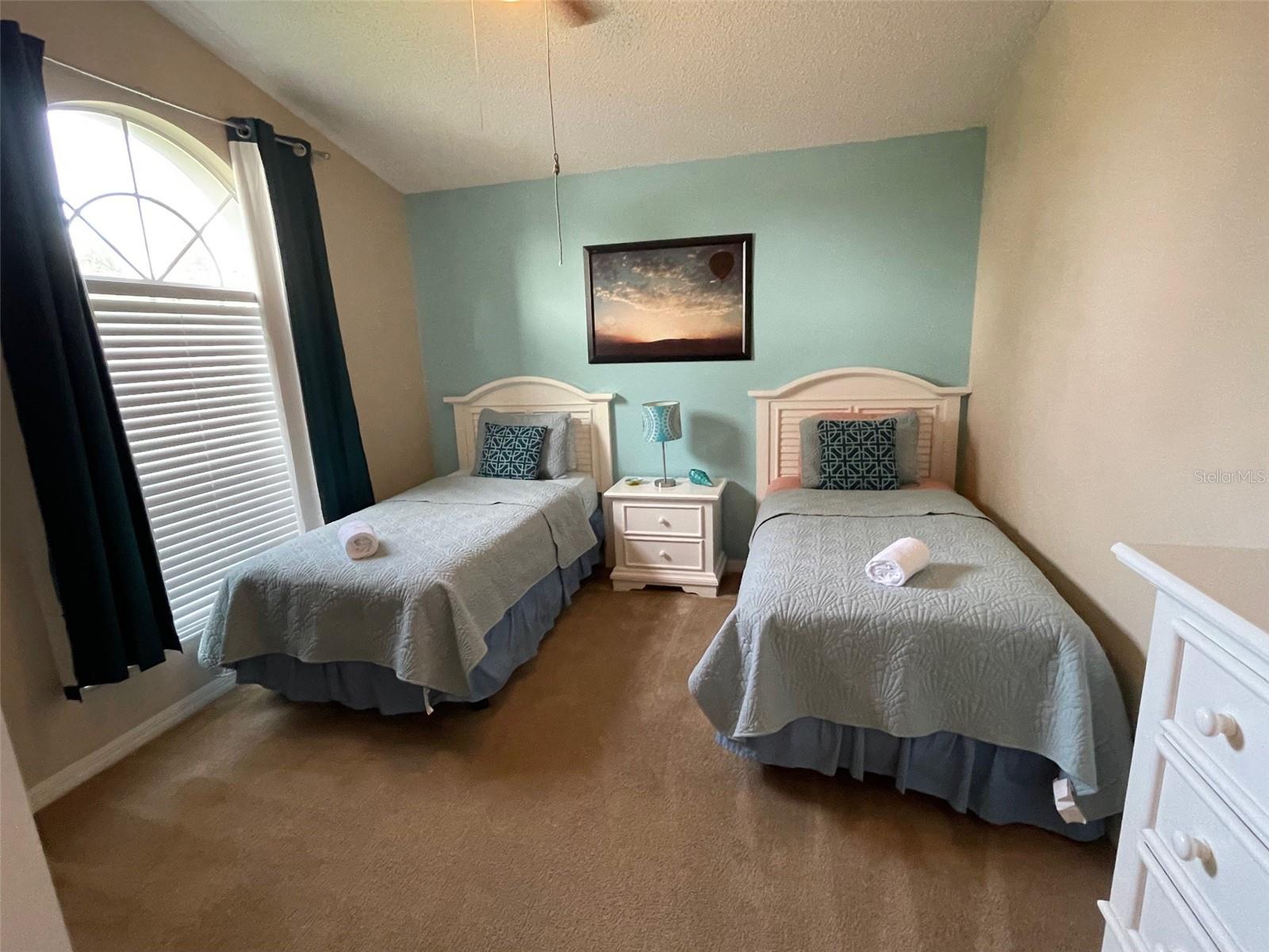 GLENBROOK PH II SUB - Residential Lease