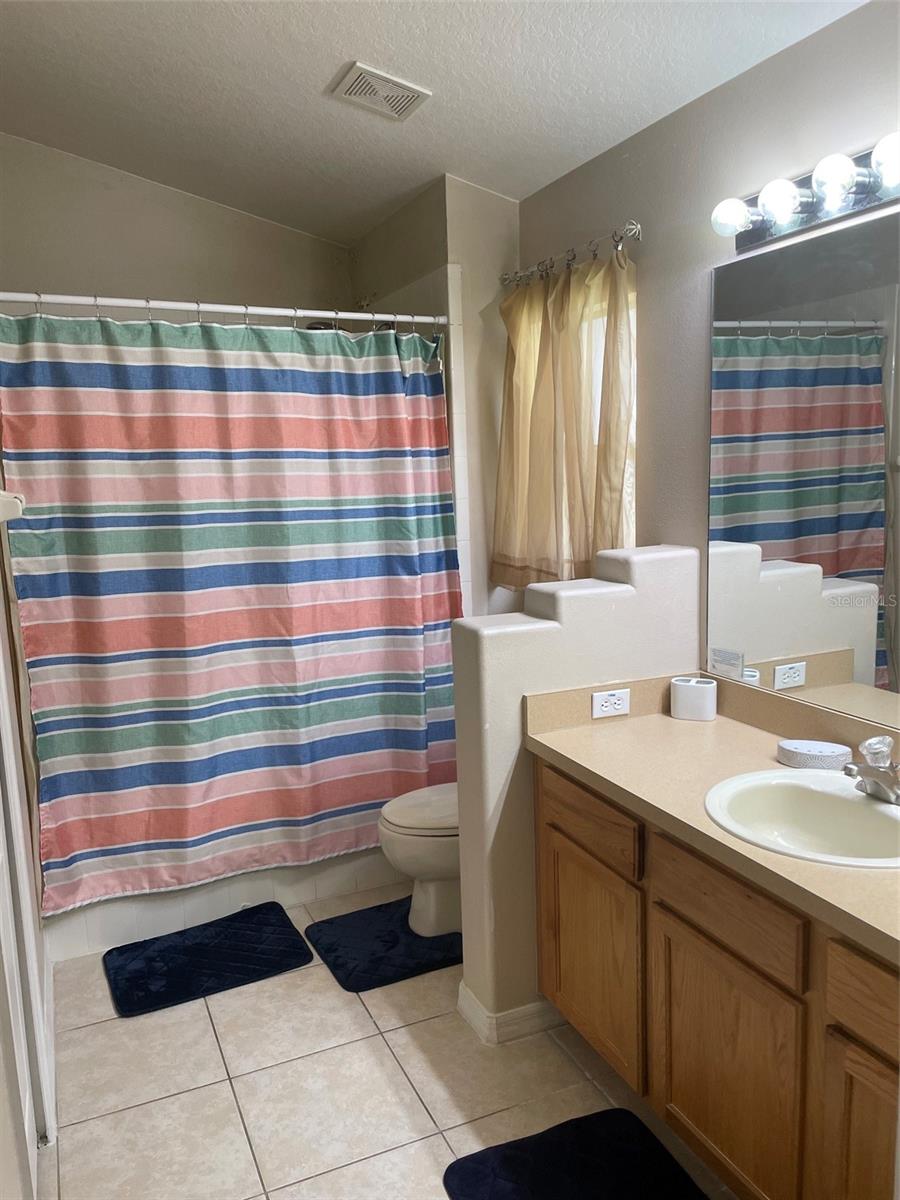 GLENBROOK PH II SUB - Residential Lease