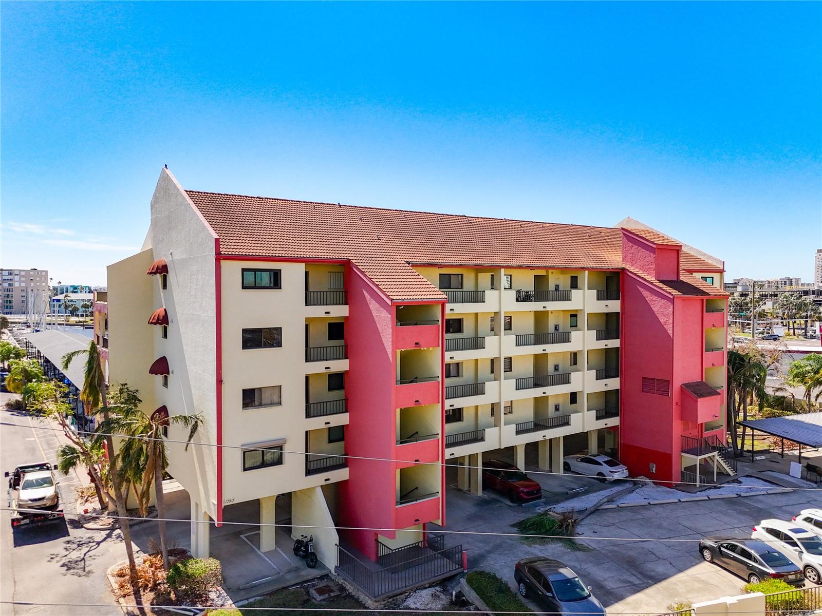 LIGHTHOUSE HARBOR MARINA CONDO - Residential