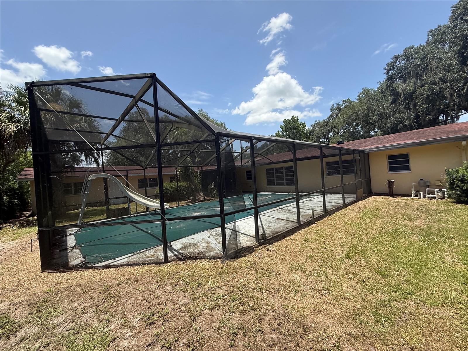 LA HACIENDA - Residential