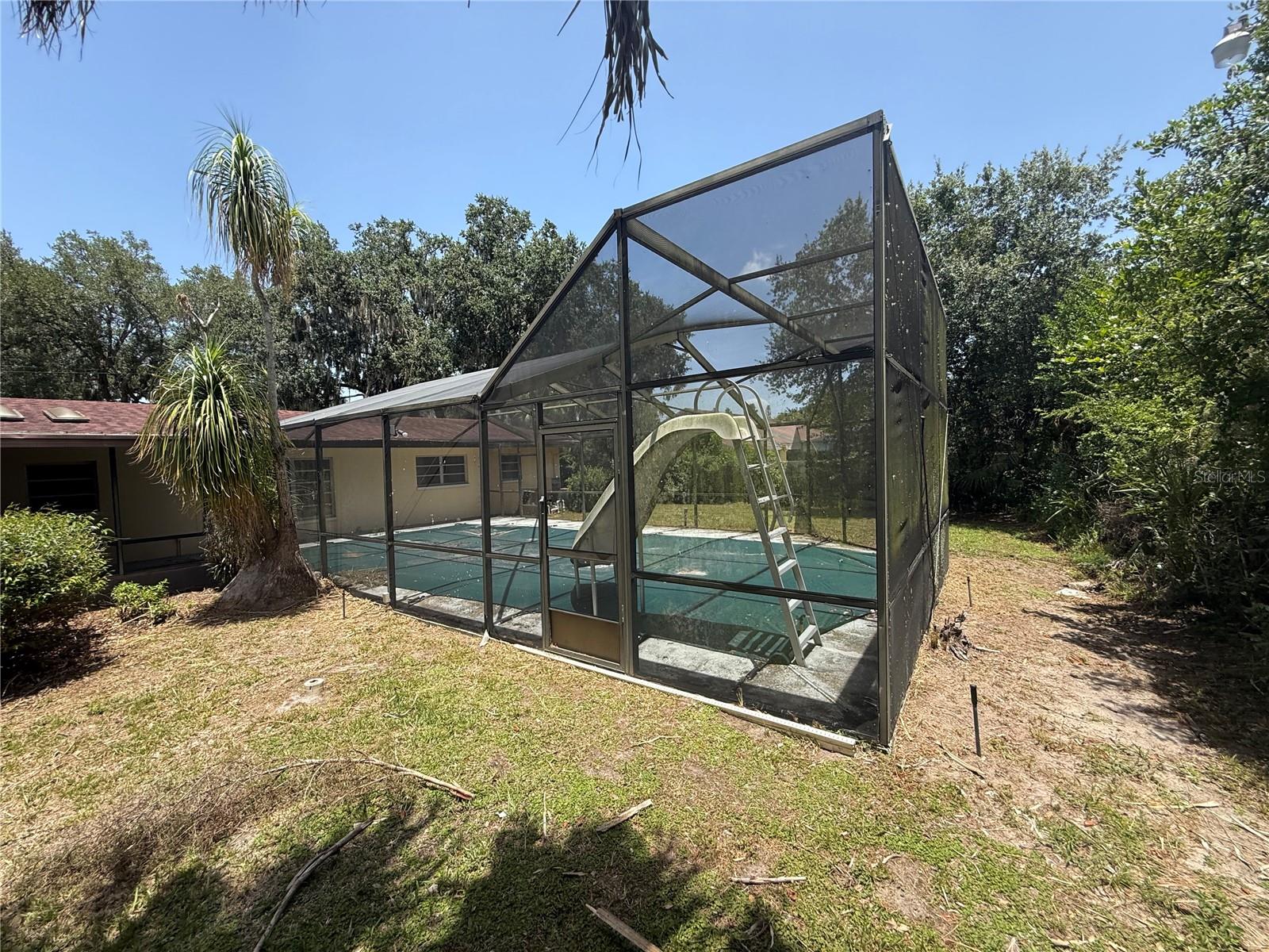 LA HACIENDA - Residential