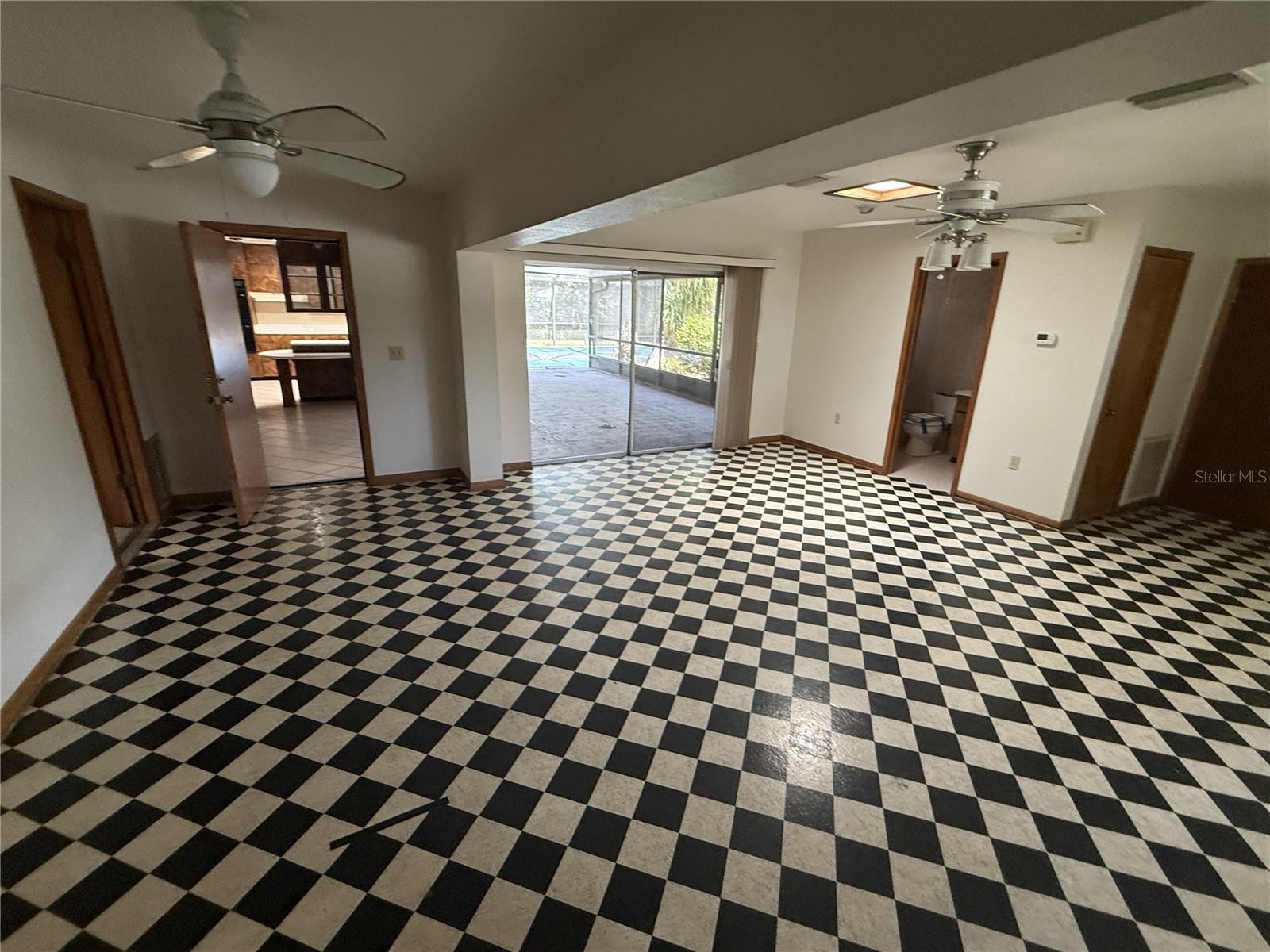 LA HACIENDA - Residential