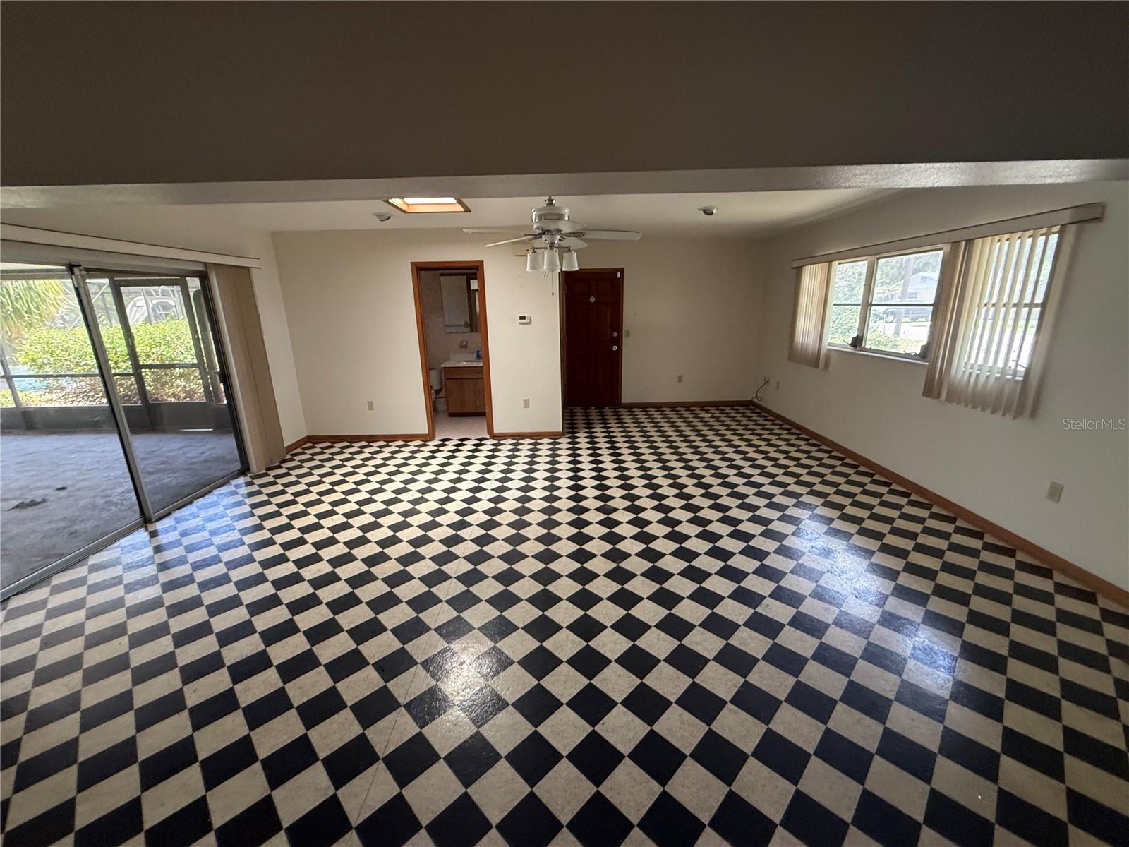 LA HACIENDA - Residential