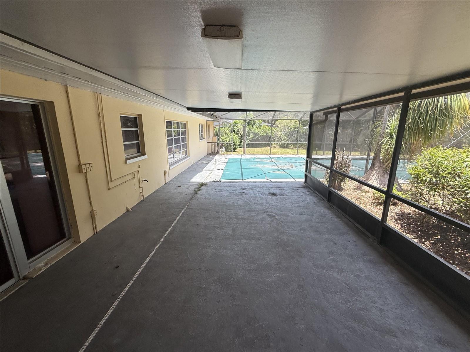 LA HACIENDA - Residential