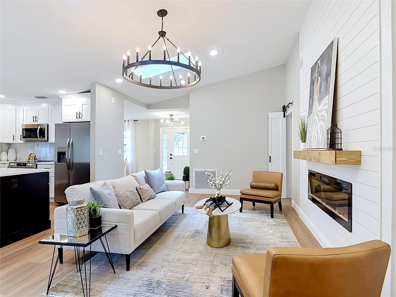 DELTONA LAKES UNIT 04 - Residential