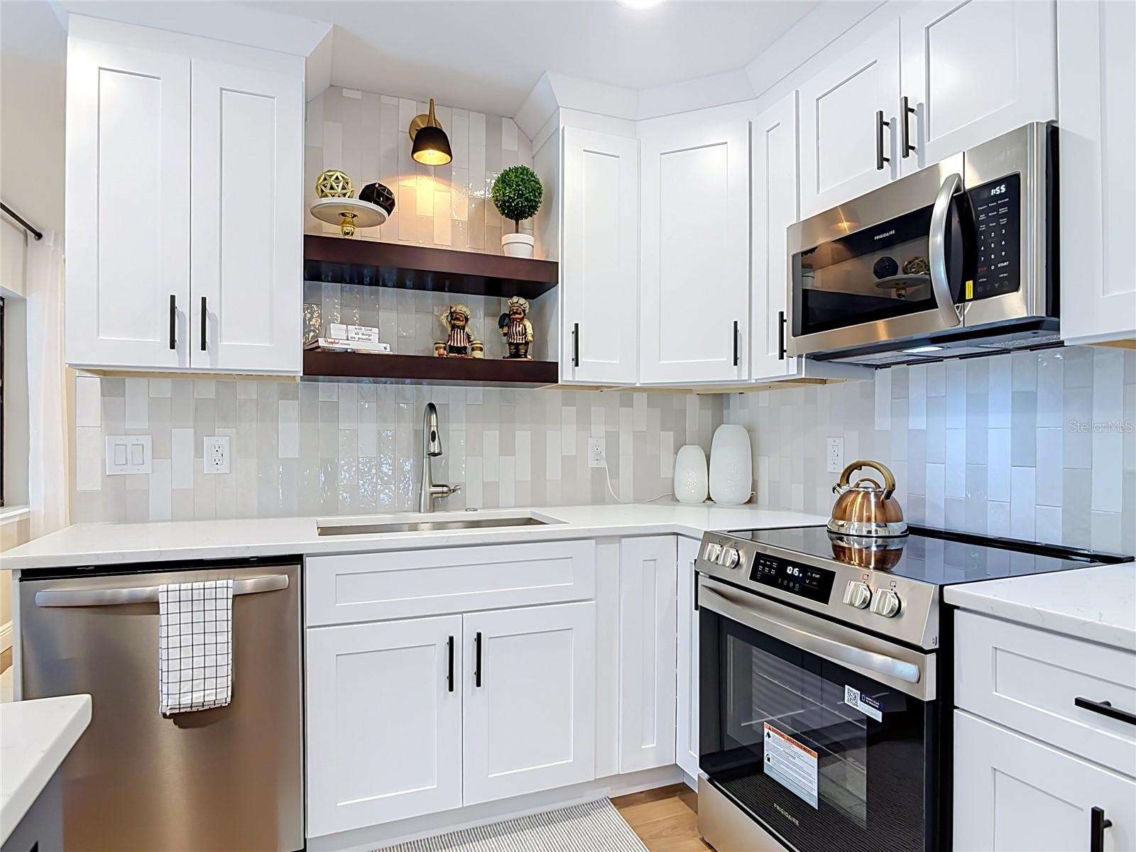 DELTONA LAKES UNIT 04 - Residential