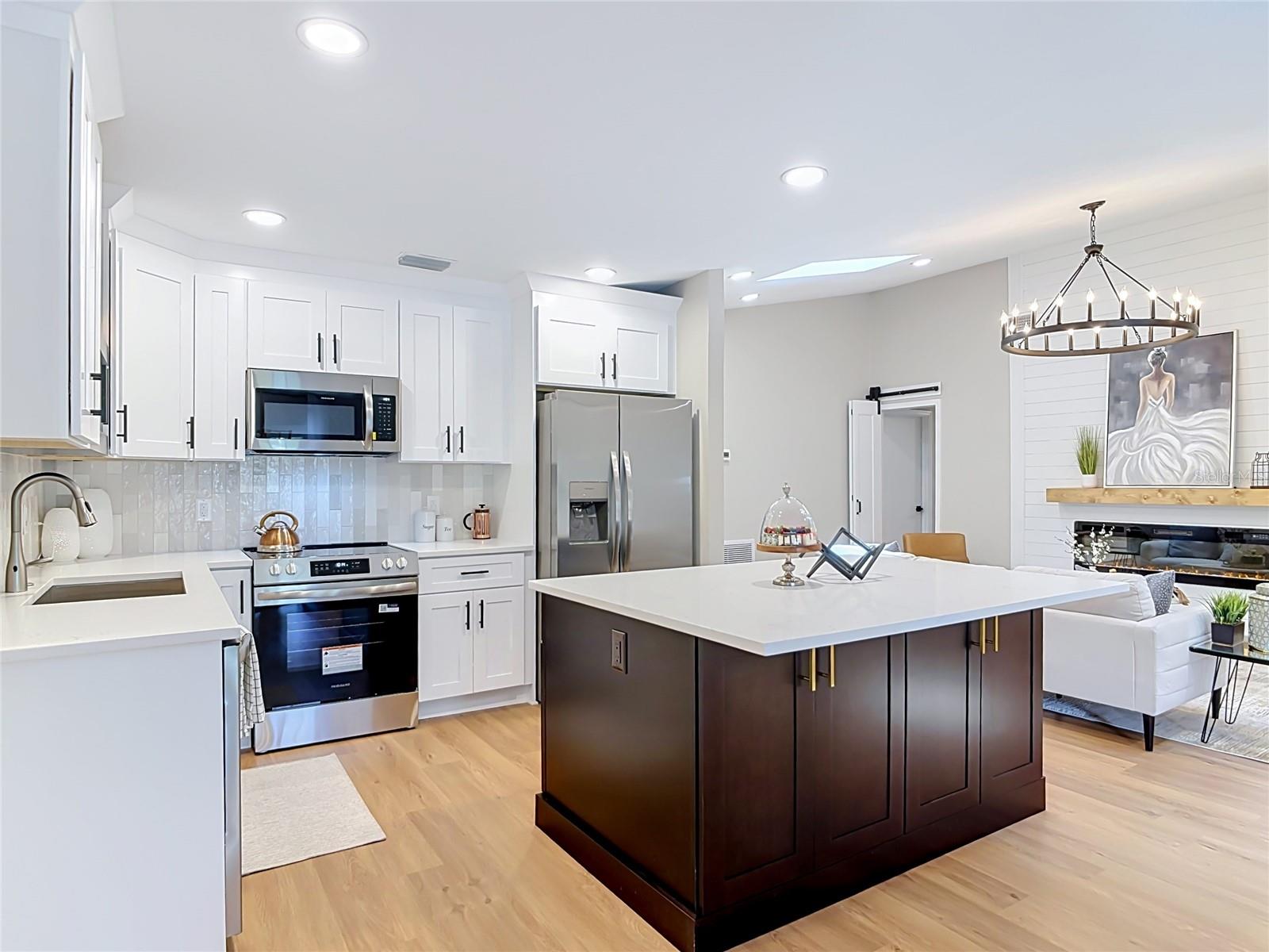 DELTONA LAKES UNIT 04 - Residential