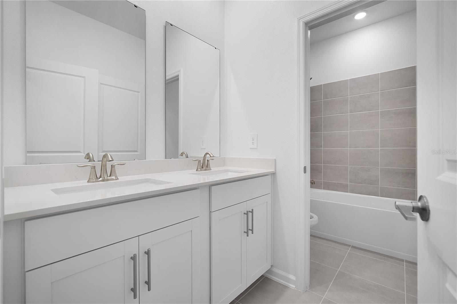 BRIDGEWALK - Residential Lease