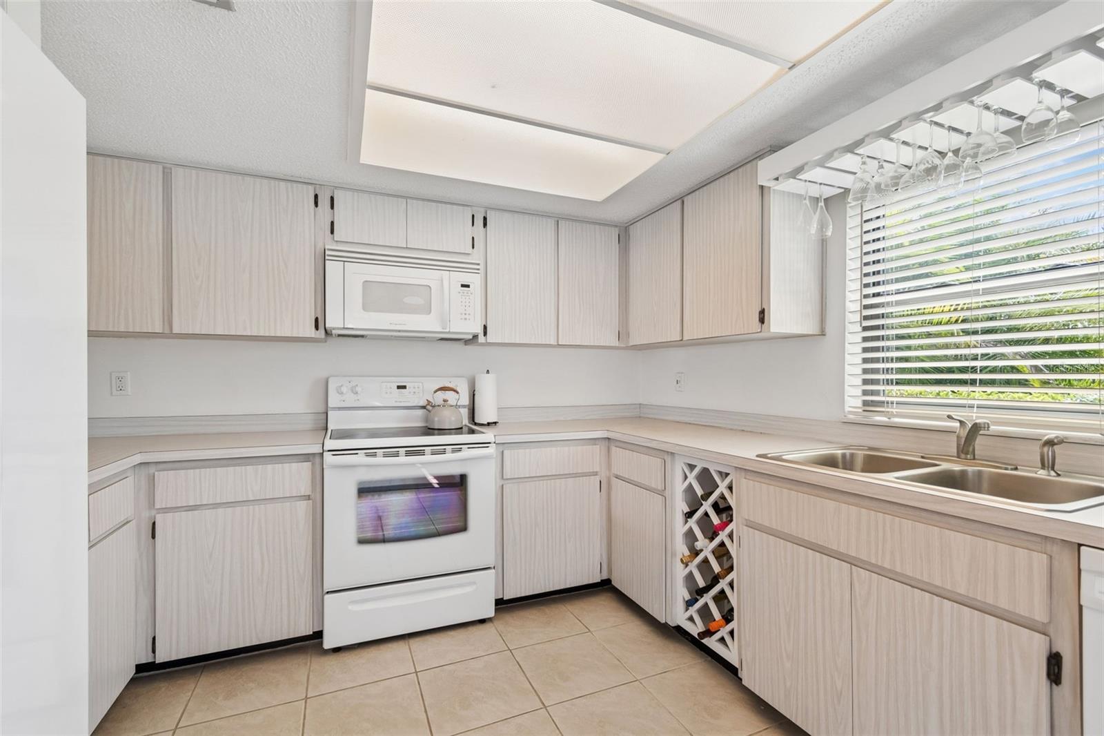EAST LAKE WOODLANDS PATIO HOMES - Residential