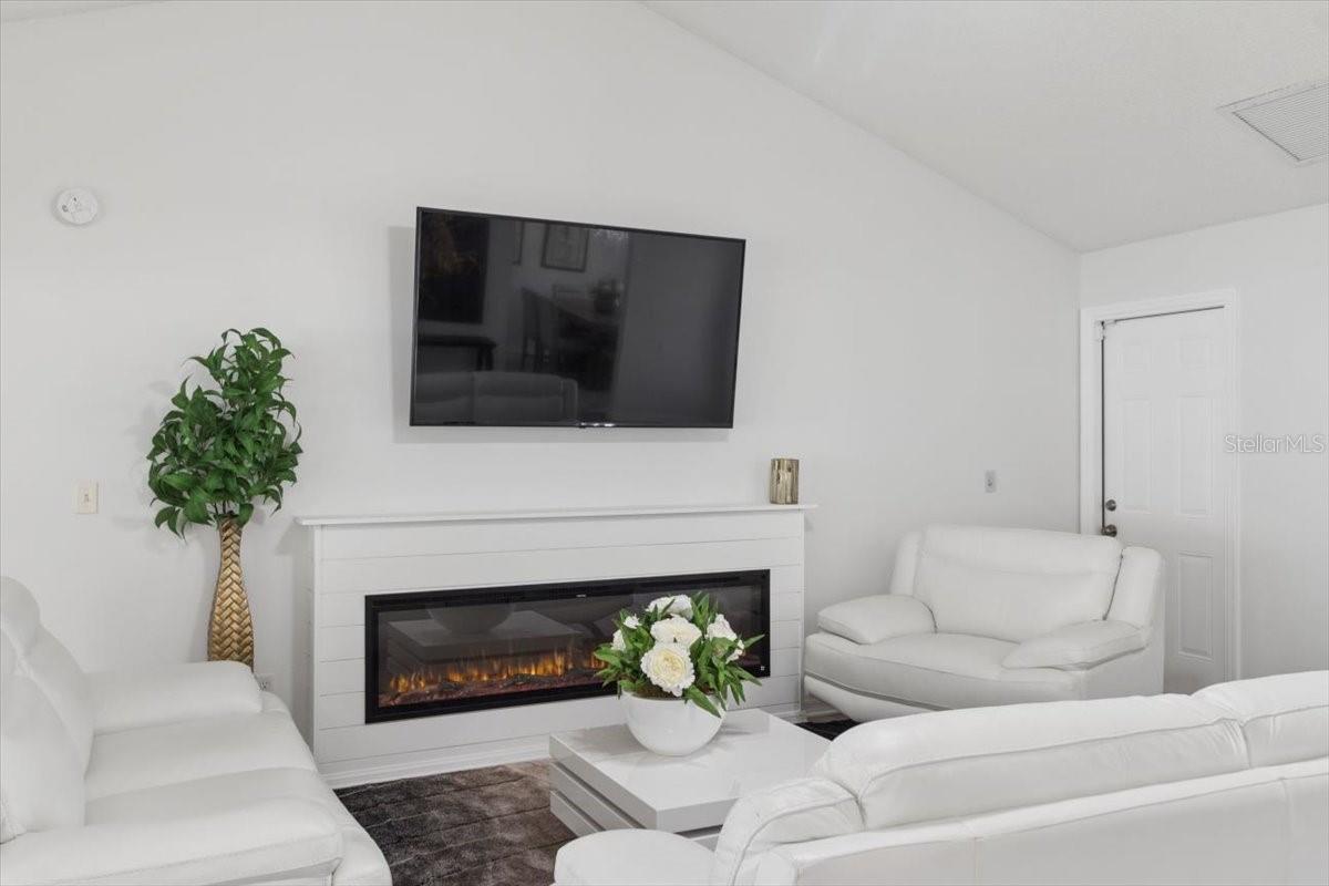 CARROLLWOOD SPGS UNIT 2 - Residential
