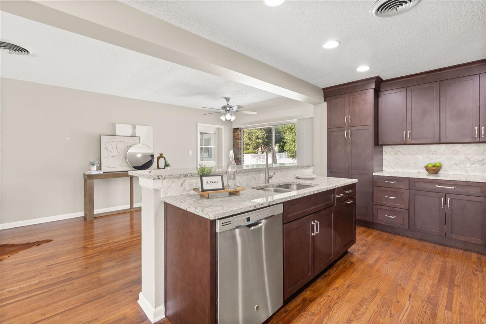 LIND PARK - Residential