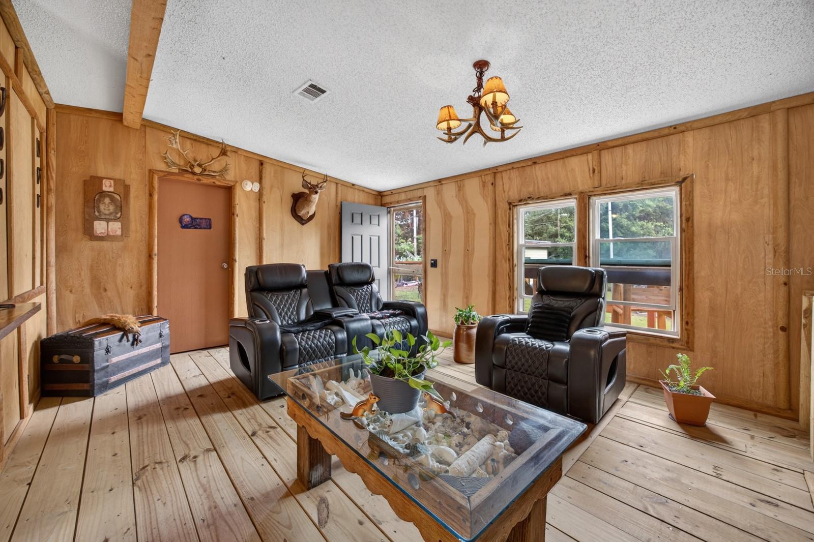 EAST PINE ACRES - Residential