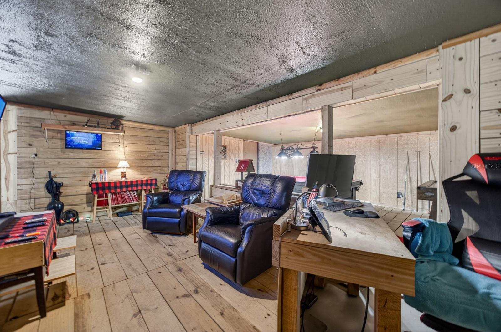 EAST PINE ACRES - Residential
