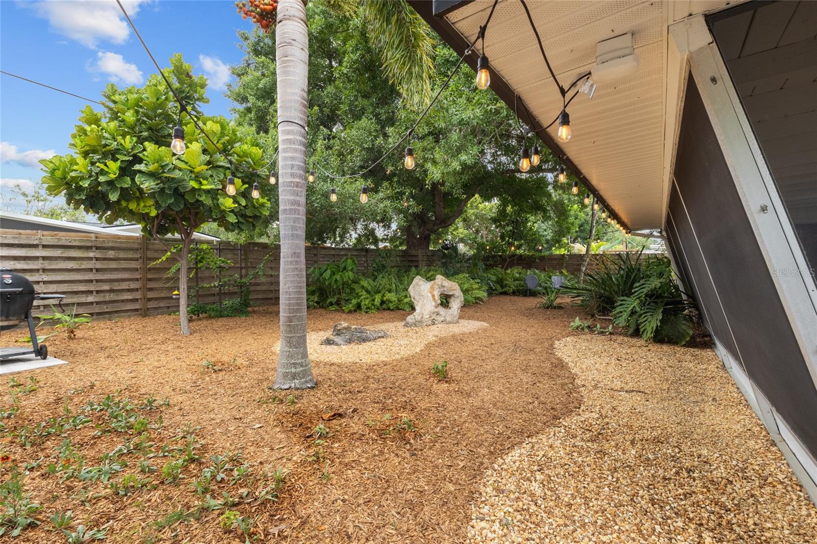 SOUTH GATE MANOR - Residential