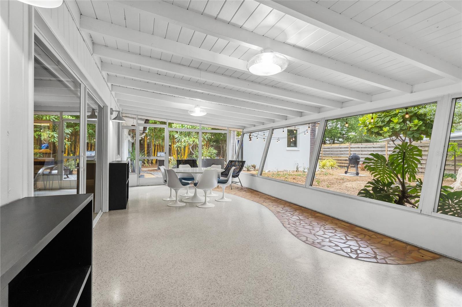 SOUTH GATE MANOR - Residential