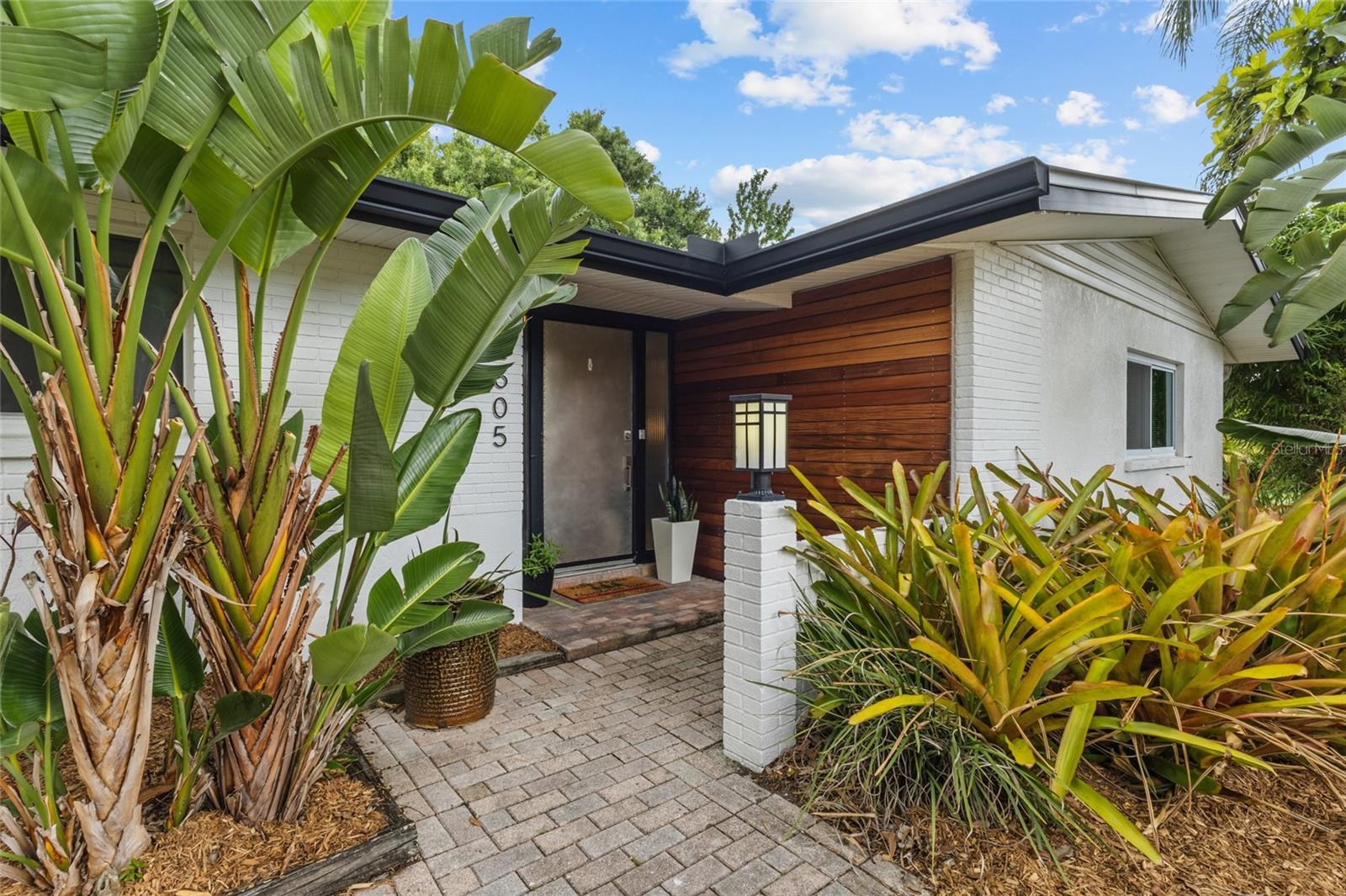 SOUTH GATE MANOR - Residential